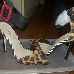Shoedazzle leopard print heels